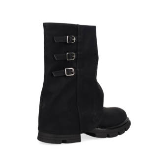 Black bootie with gaiter