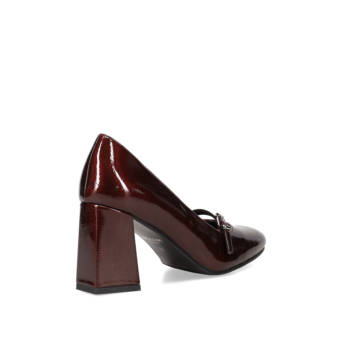 Burgundy patent pump