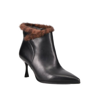 Μαύρο μποτάκι