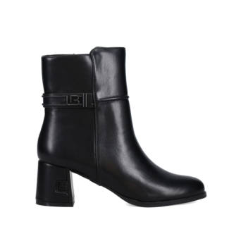 Μαύρο μποτάκι