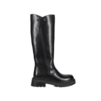 Μαύρη μπότα