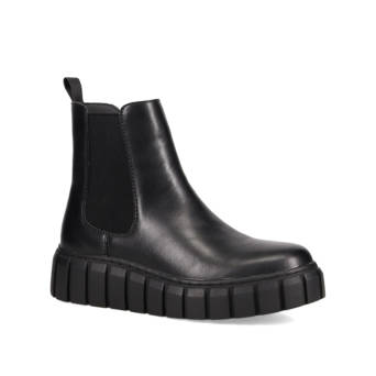 Black leather bootie