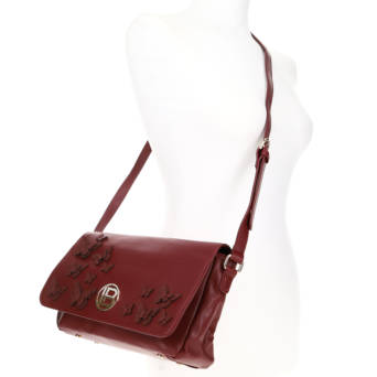 Burgundy shoulder bag