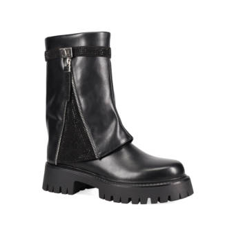 Blavk bootie with gaiter