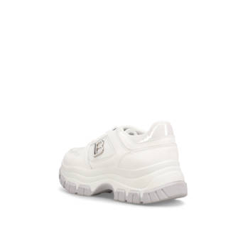 White chunky sneaker