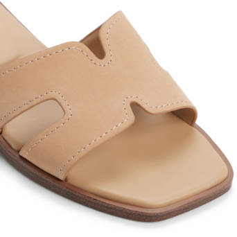 Μπεζ δερμάτινο σανδάλι ITSANDAL