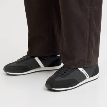 Men''s black sneaker