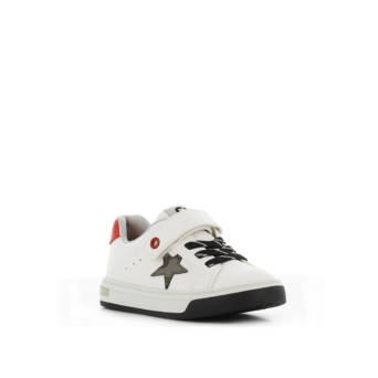 Kid''s white sneaker