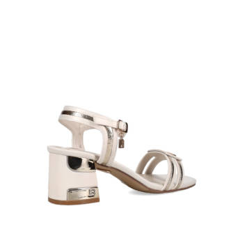 Ecru sandal
