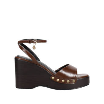 Brown platform
