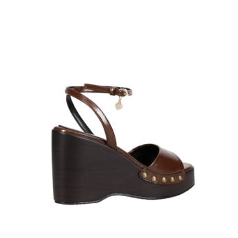 Brown platform