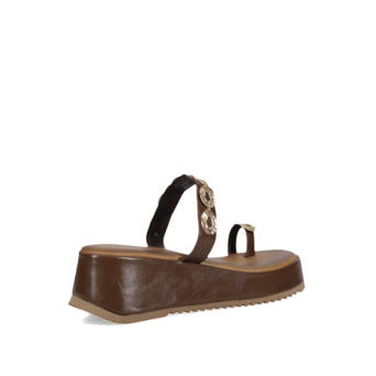Tan platform