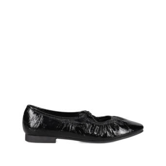 Black patent ballet flat