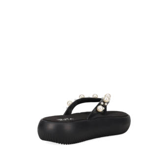 Black chunky flip flop