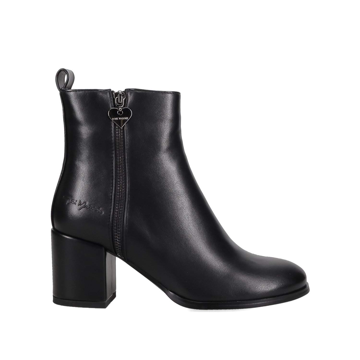 Μαύρο μποτάκι