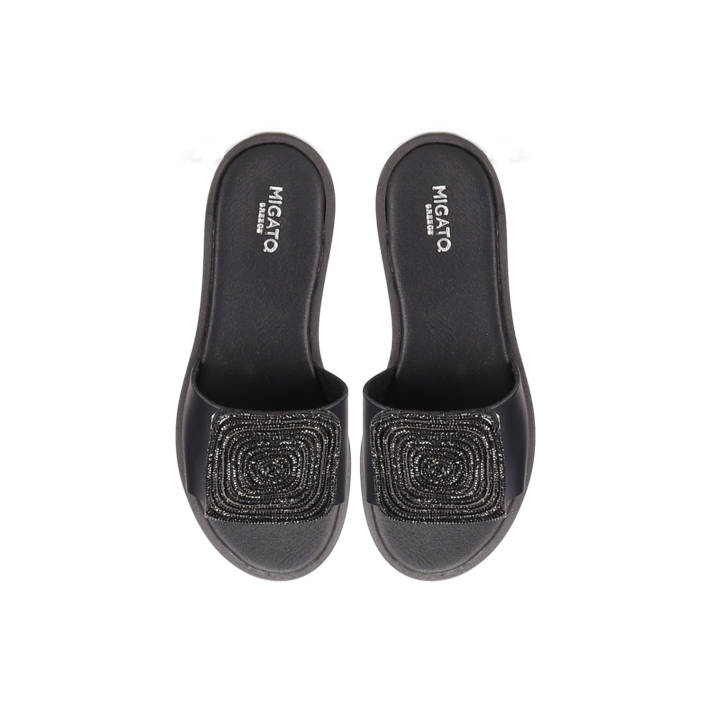 Black flat sandal