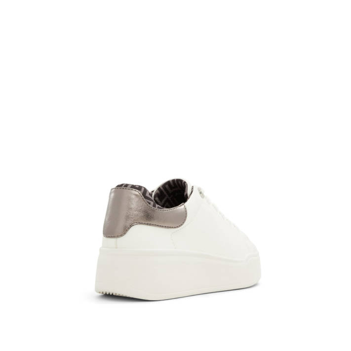 White sneaker NINY