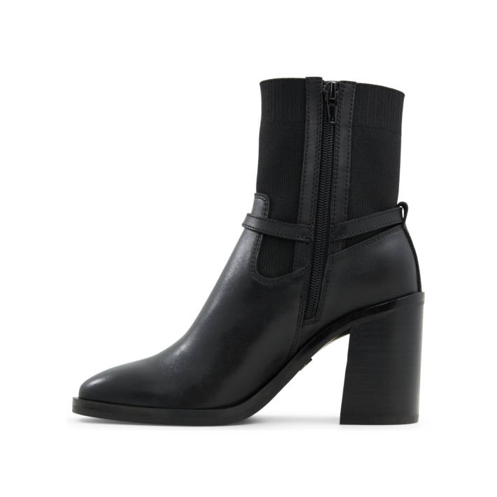 Μαύρο δερμάτινο μποτάκι WYLACLYA