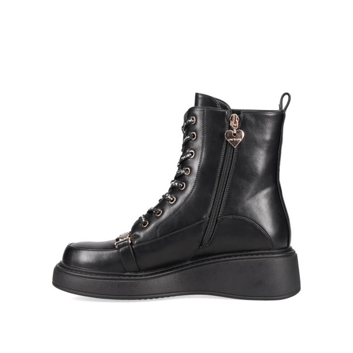 Μαύρο αρβυλάκι