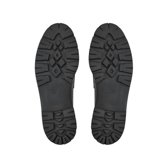 Μαύρο loafer λουστρίνι