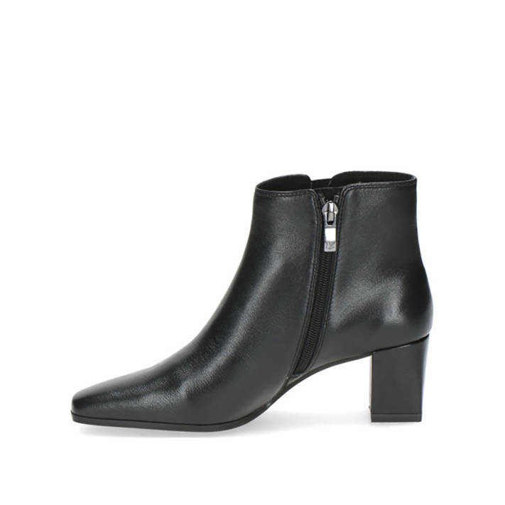 Μαύρο δερμάτινο μποτάκι