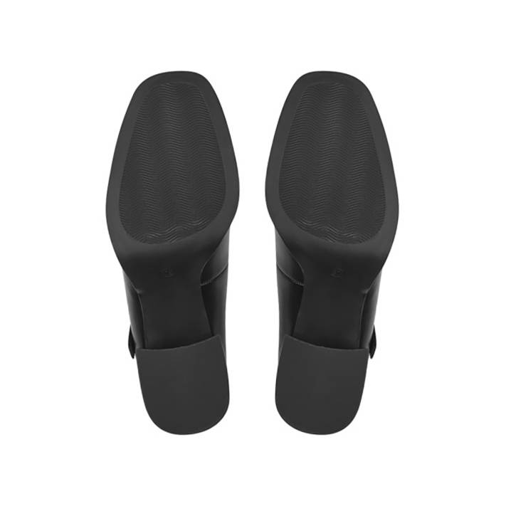 Black Mary Jane pump