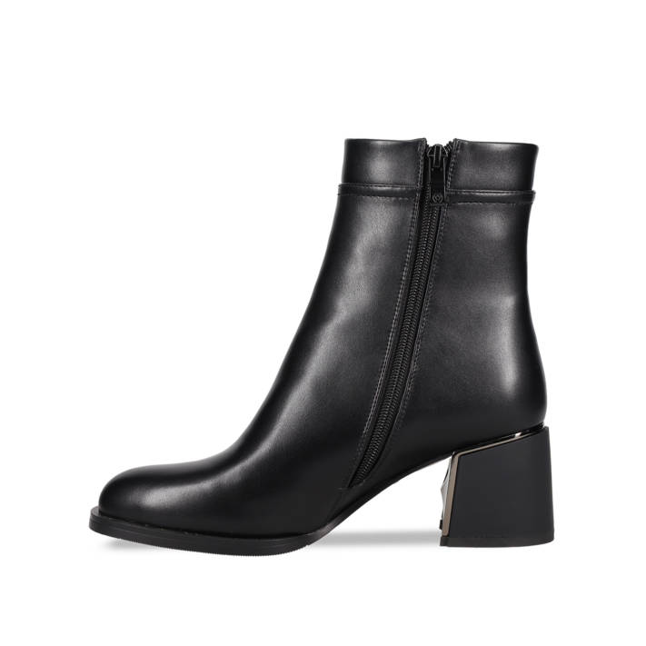 Black bootie