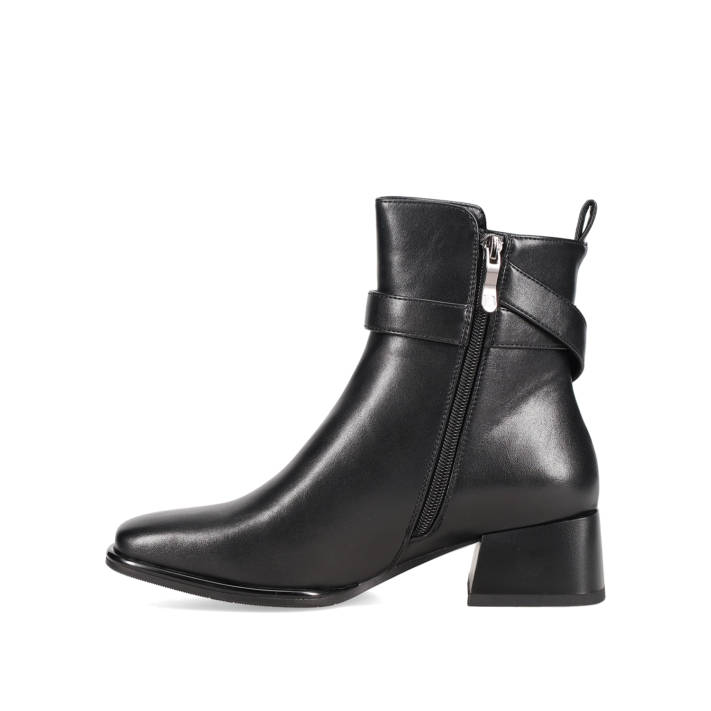 Μαύρο μποτάκι