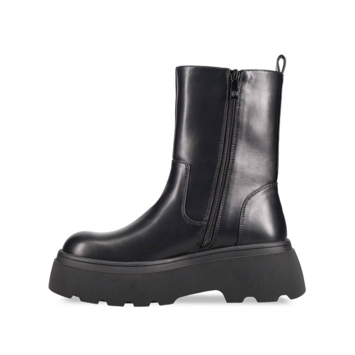 Μαύρο chunky μποτάκι