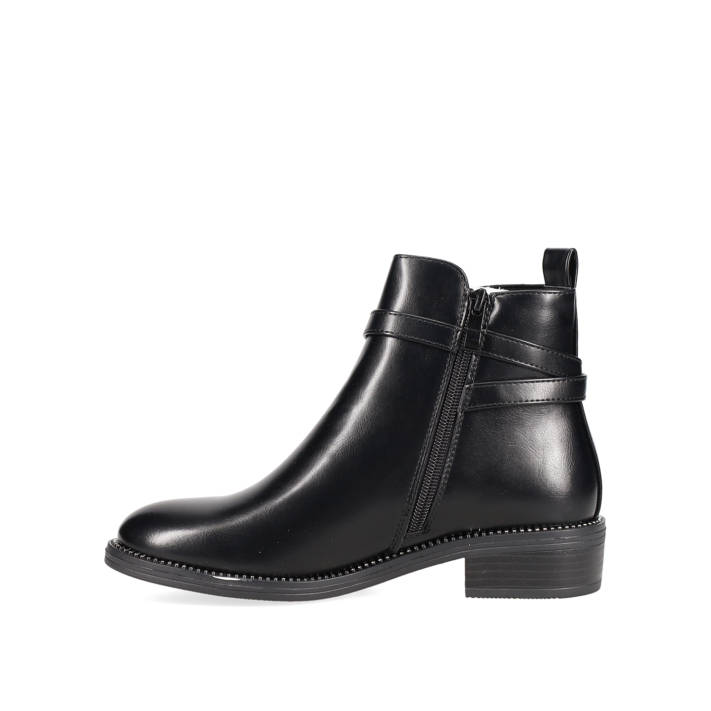 Μαύρο μποτάκι