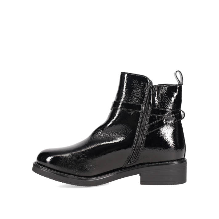 Μαύρο μποτάκι