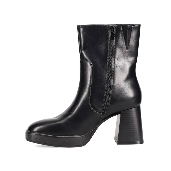 Black bootie