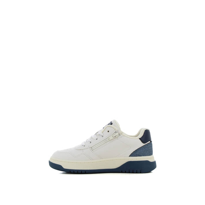 Kids white sneaker