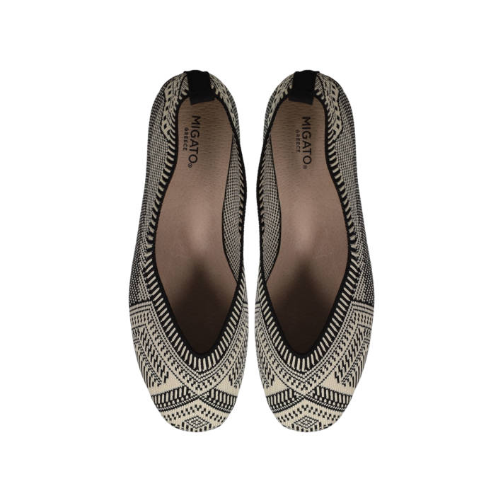 Black & white ballet flat