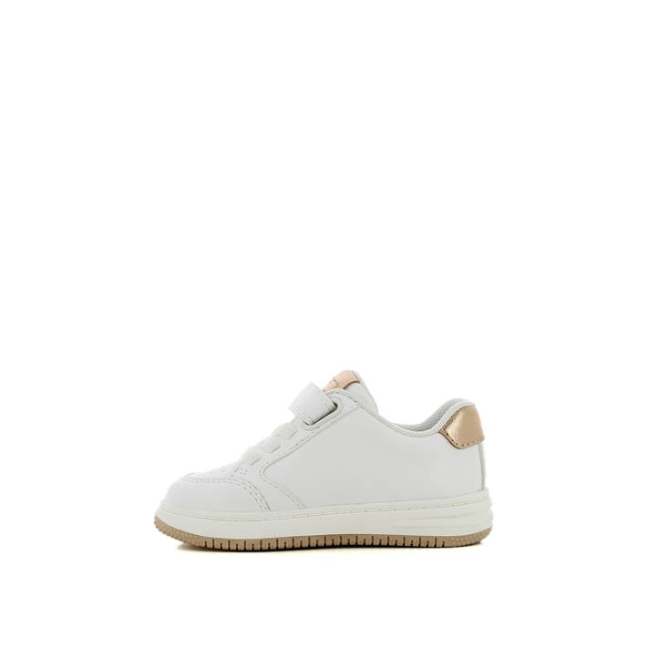 Kids white sneaker
