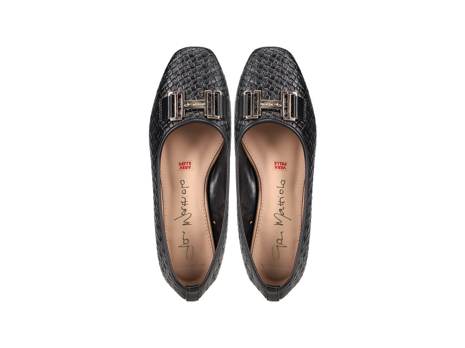 Black ballet flat