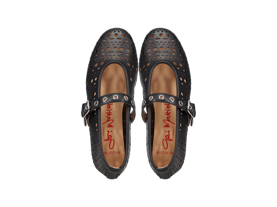 Black ballet flat