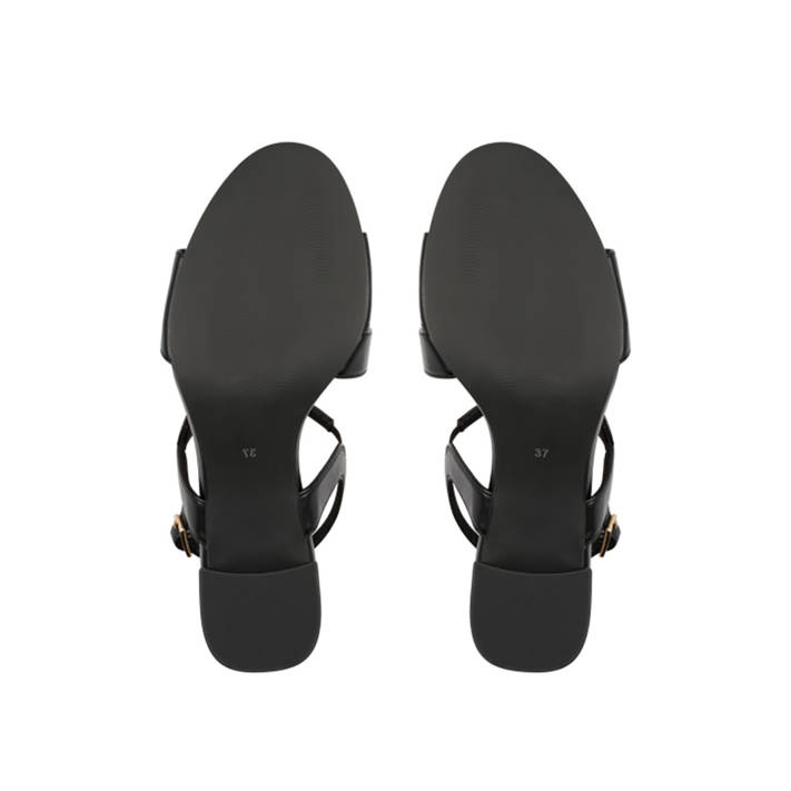 Black sandal