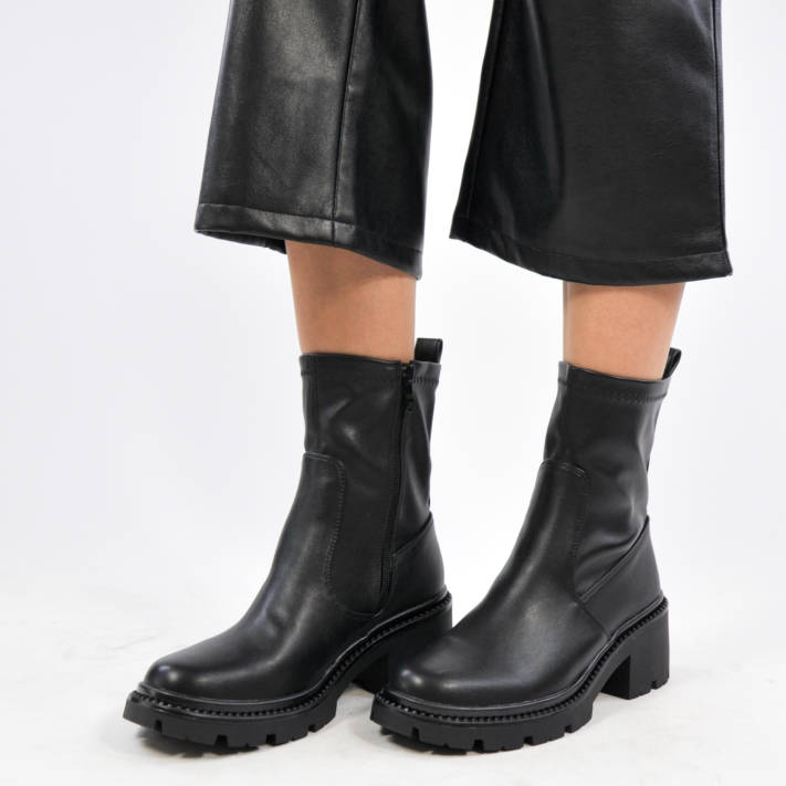 Μαύρο μποτάκι