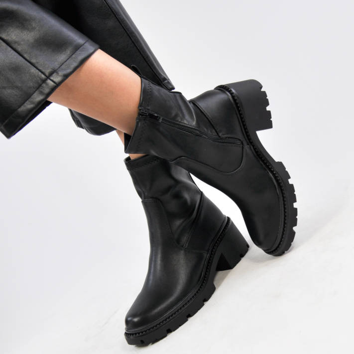 Μαύρο μποτάκι