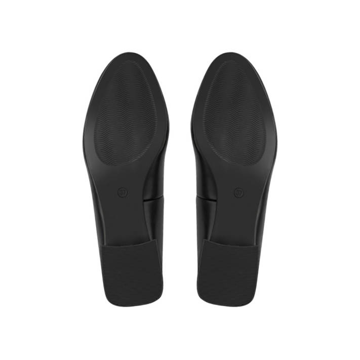 Black ballet flat