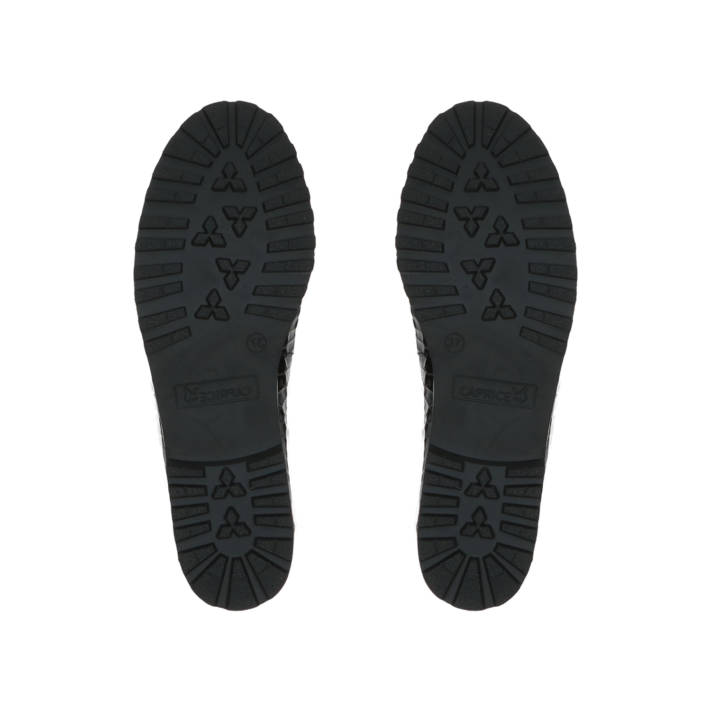 Μαύρη δερμάτινη μπαλαρίνα