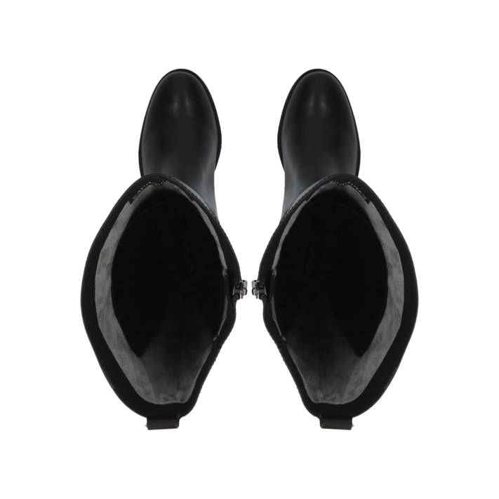 Μαύρη δερμάτινη μπότα