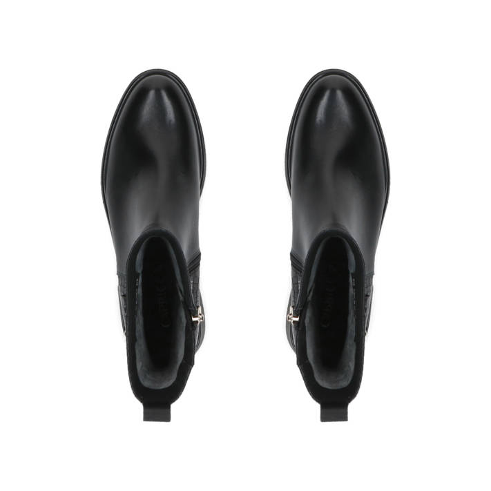 Black ankle leather boot