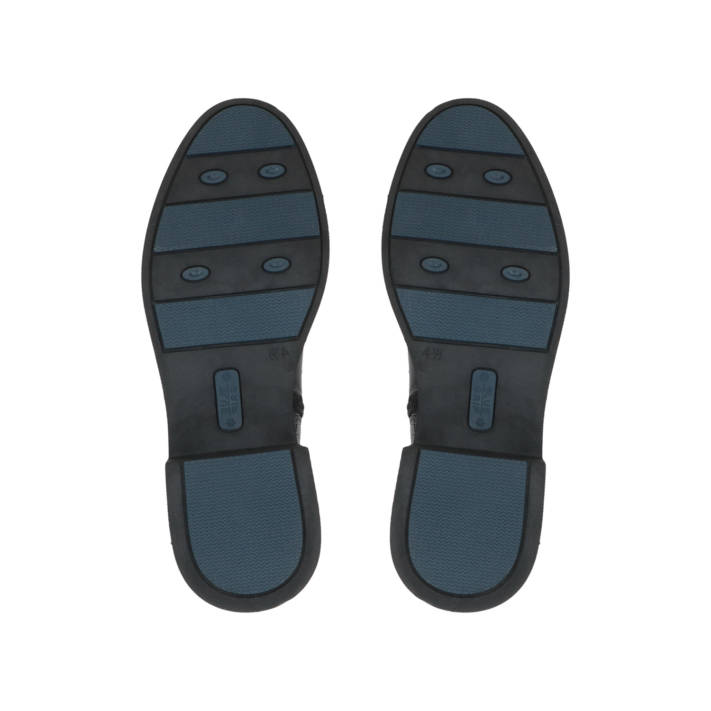 Black ankle leather boot