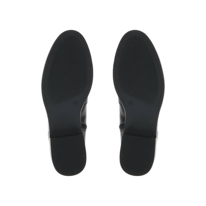 Black ankle leather boot