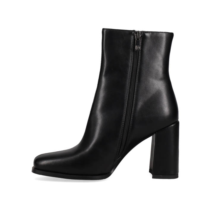 Μαύρο μποτάκι