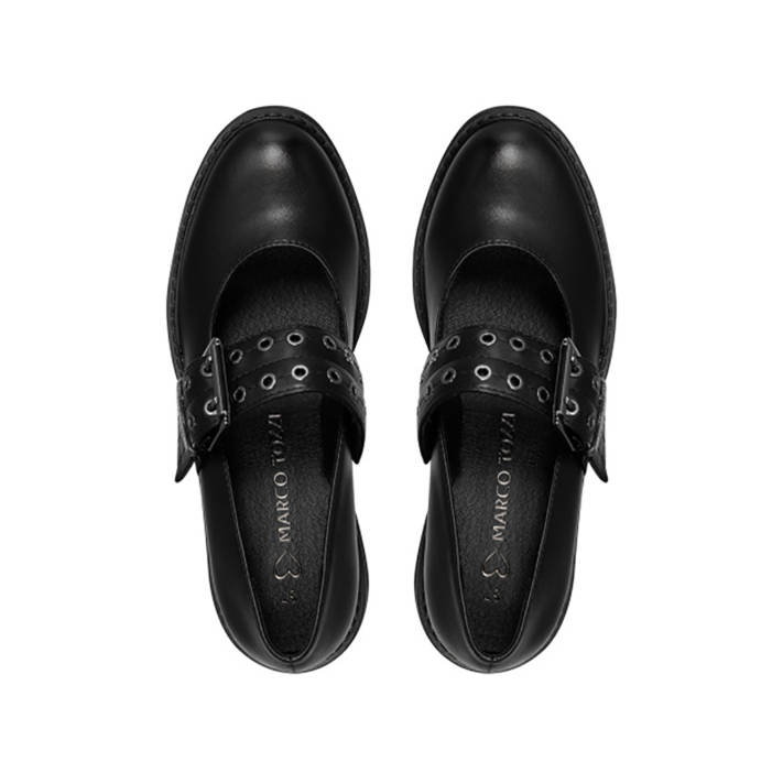 Black ballet flat