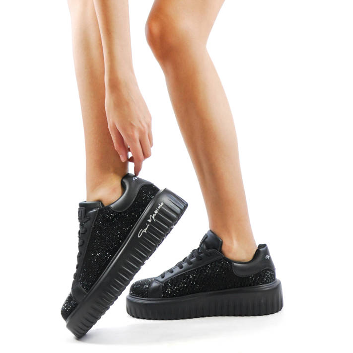 Μαύρο chunky sneaker