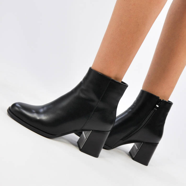 Black bootie